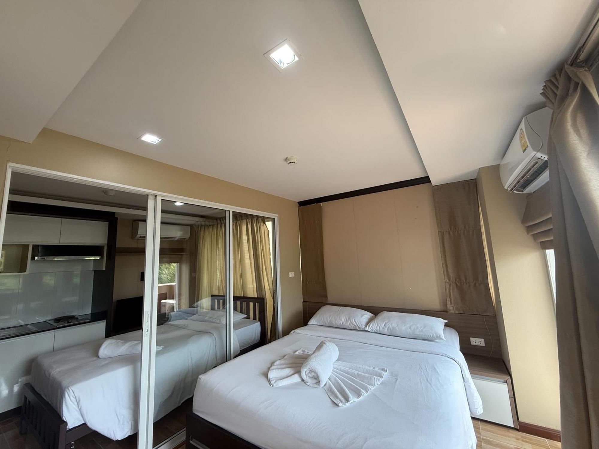 Greenview Ekkamai10 Suite Бангкок Экстерьер фото