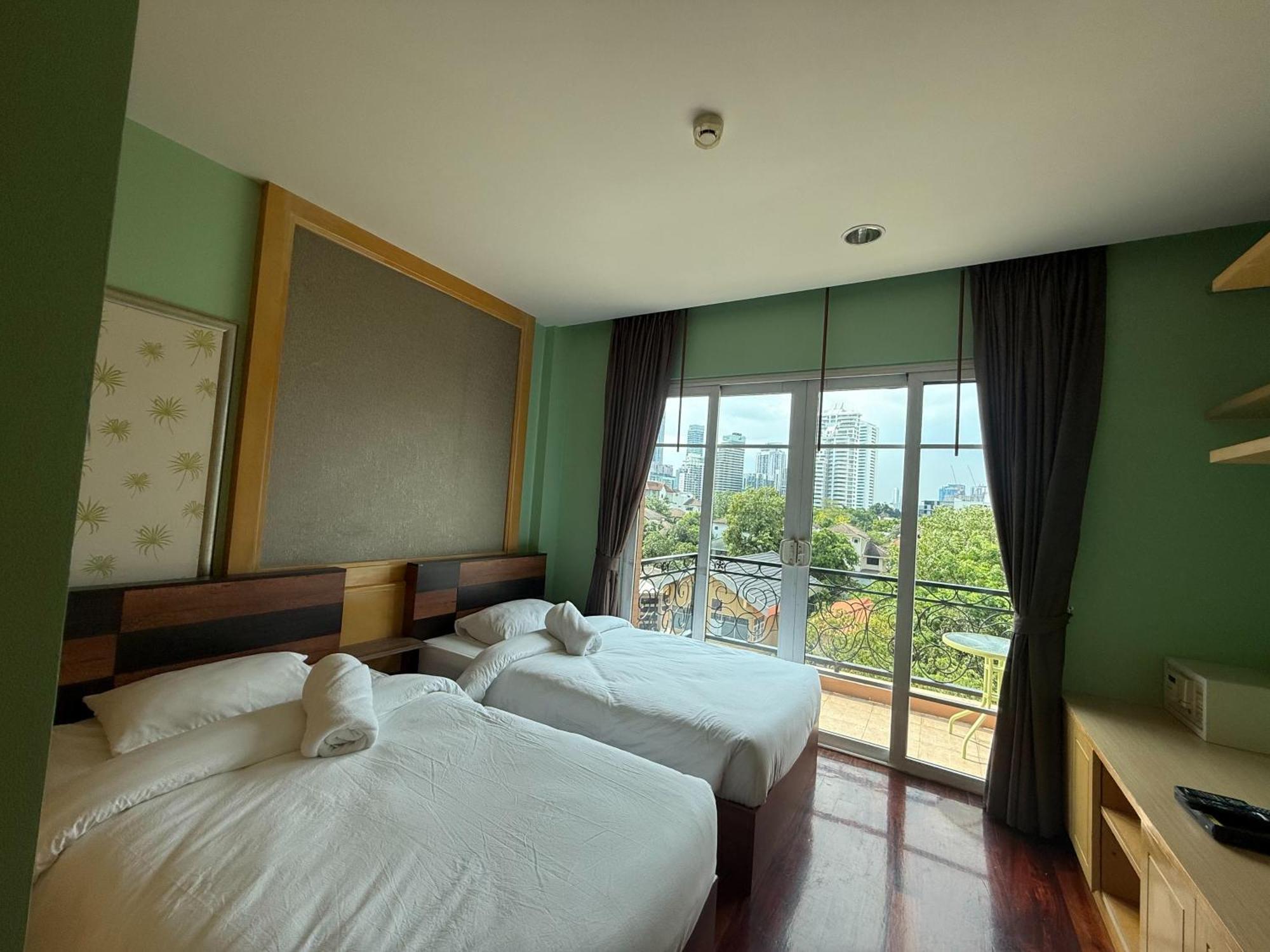 Greenview Ekkamai10 Suite Бангкок Экстерьер фото